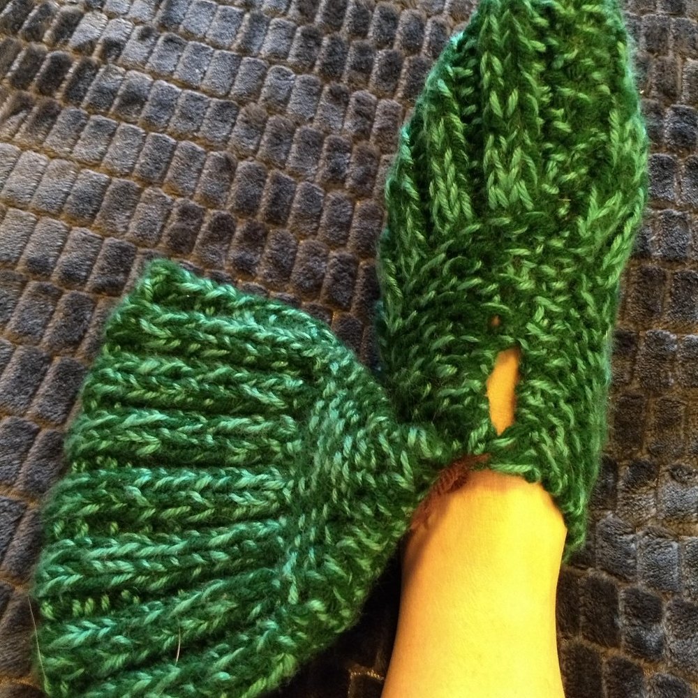 3/$25 vintage 90s NWT hand knit chunky boot slip on slippers